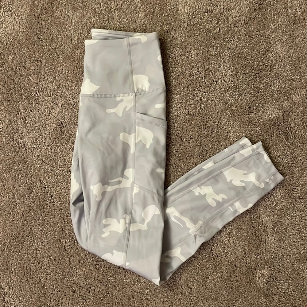 XS Yogalicious Lux White/Gray Camo Leggings with pockets